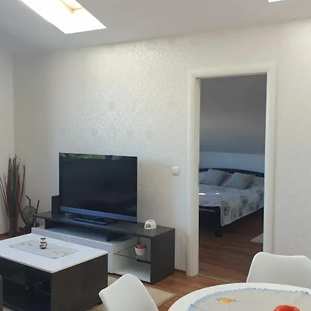 Apartment Lena *